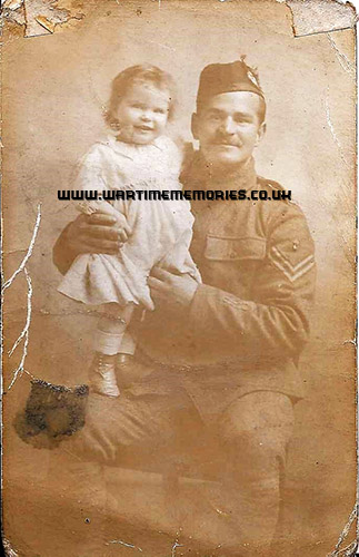 <p>Bert and daughter Margaret in 1917